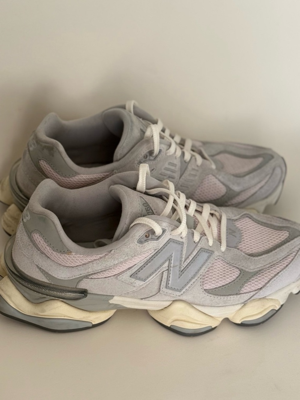 New Balance 9060 Women’s Size 10.5 / Men Size 9  Pink & Grey Sneakers